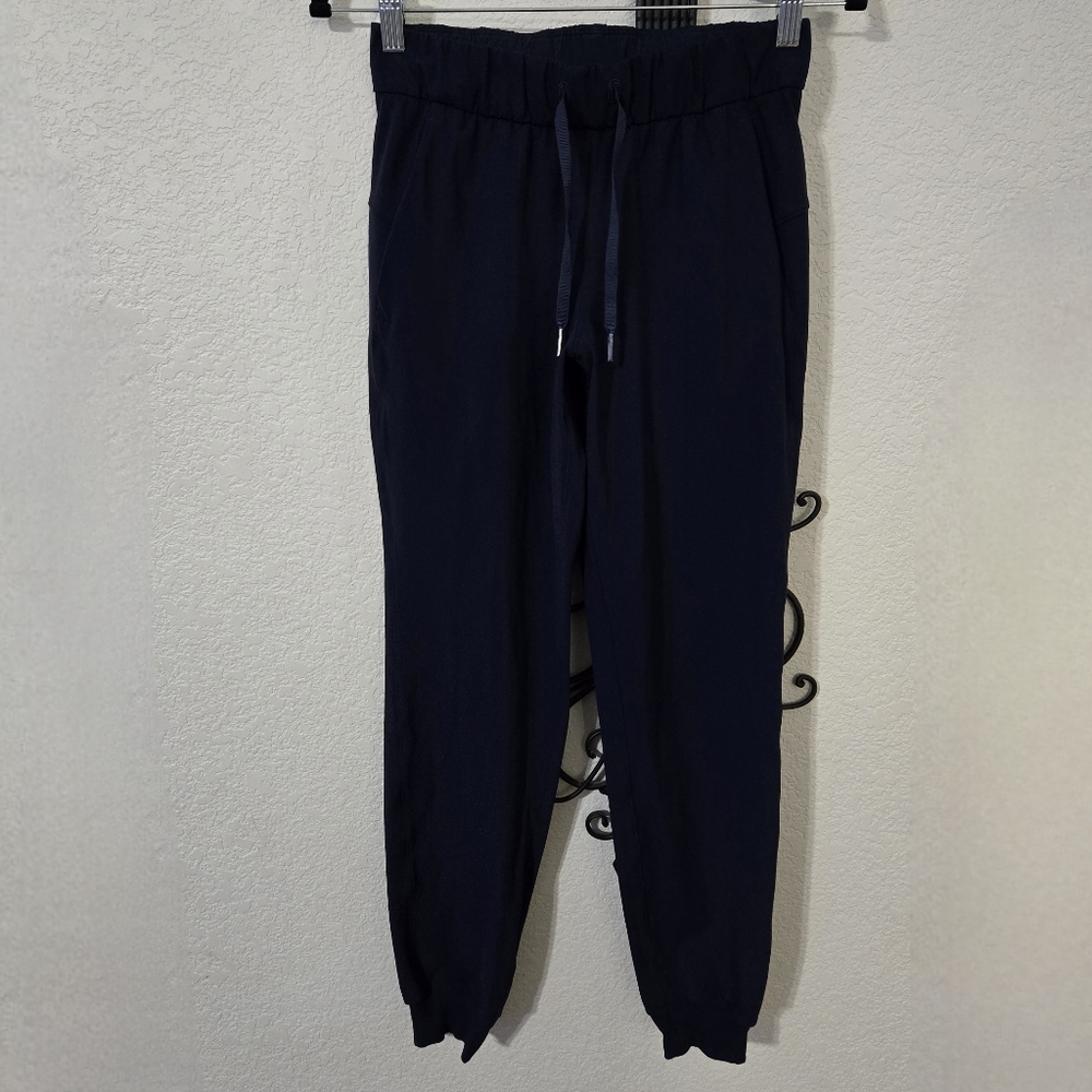 LULULEMON On The Fly Joggers‎ | 2 - Picture 3 of 8